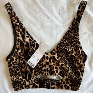 Leopard Print Women's Cropped tank top. Never been worn with tags on!